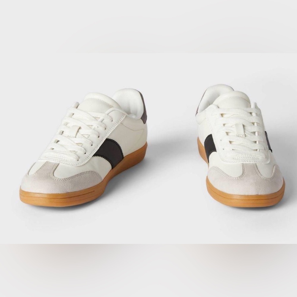 Women's Spencer Fashion Sneakers with Memory Foam Insole - Universal Thread